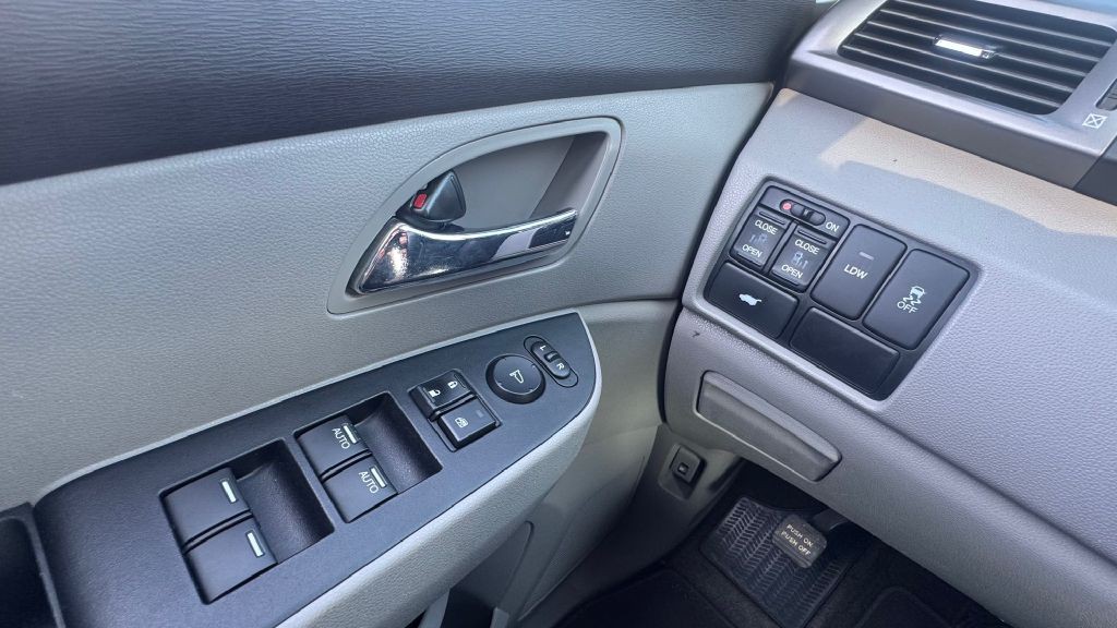 2014 Honda Odyssey Image 16