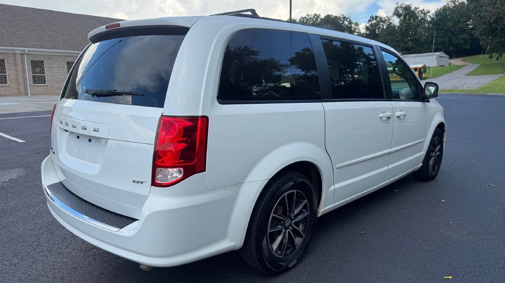 2017 Dodge Grand Caravan Image 3
