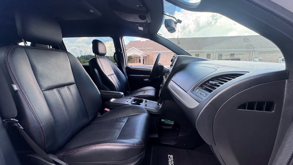 2017 Dodge Grand Caravan Image 11