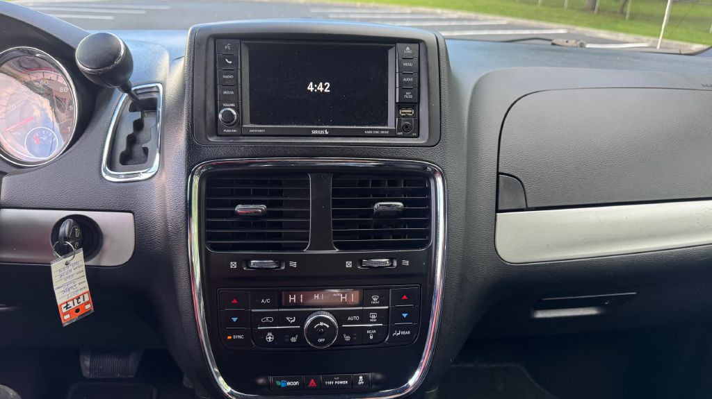2017 Dodge Grand Caravan Image 14