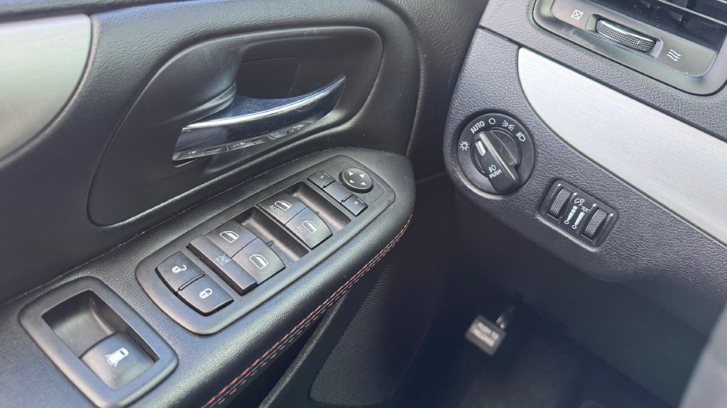 2017 Dodge Grand Caravan Image 17