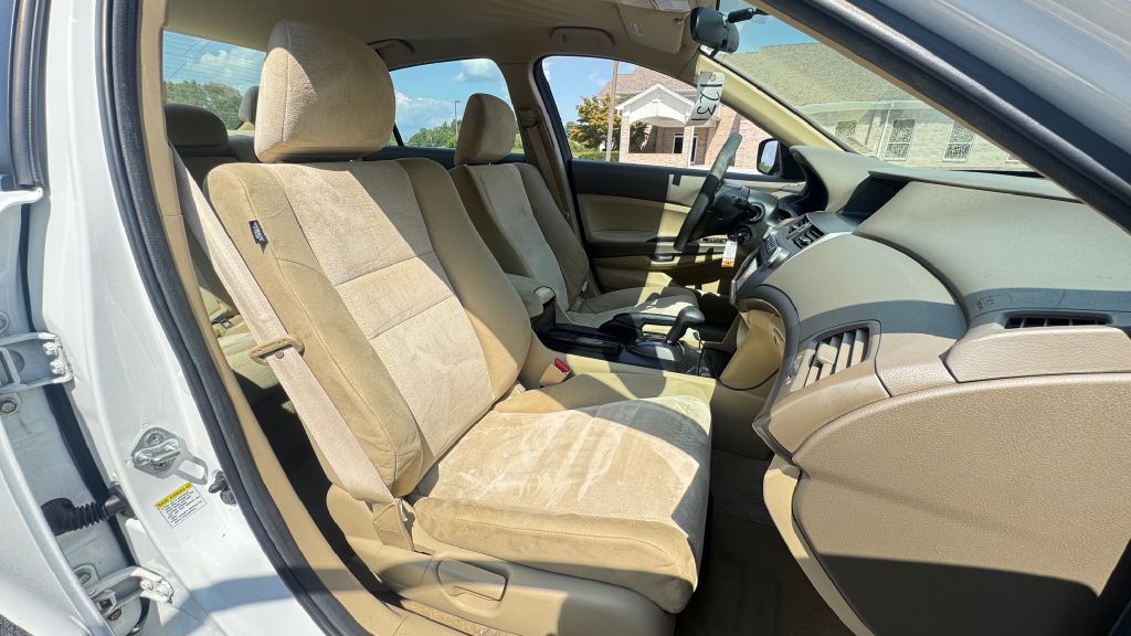 2010 Honda Accord Image 9