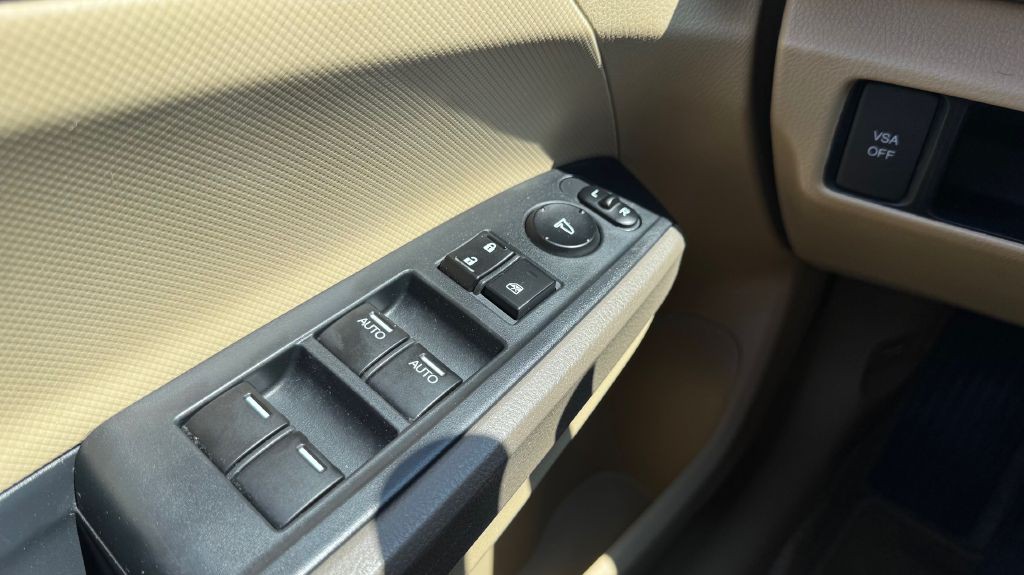 2010 Honda Accord Image 13