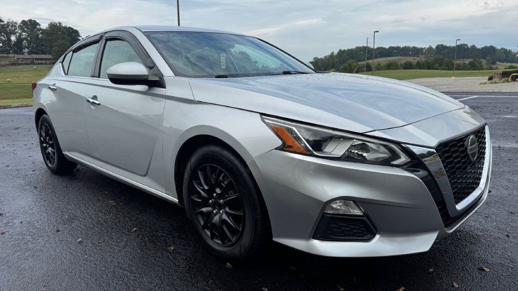 2020 Nissan Altima Image 2