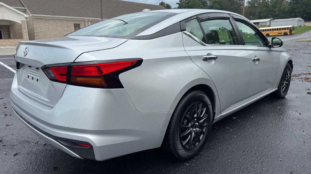 2020 Nissan Altima Image 3
