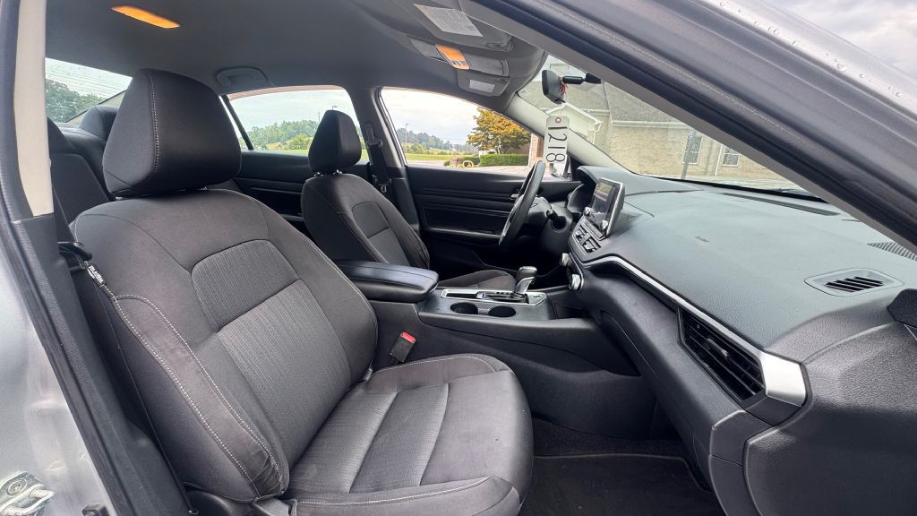 2020 Nissan Altima Image 9