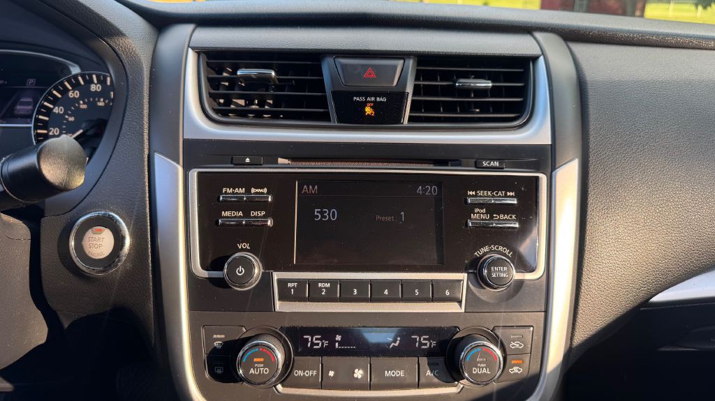 2017 Nissan Altima Image 11