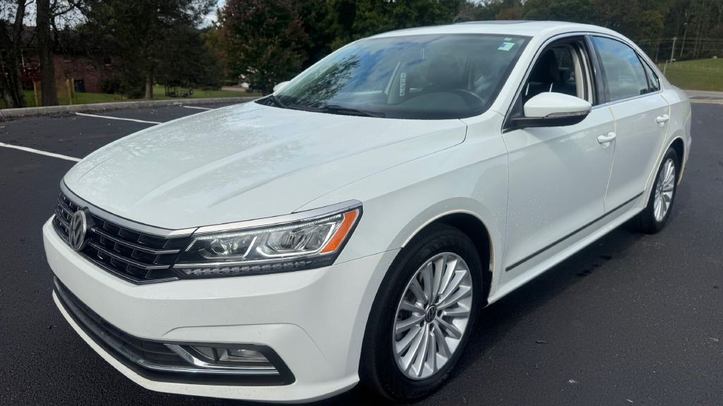 2016 Volkswagen Passat Image 1