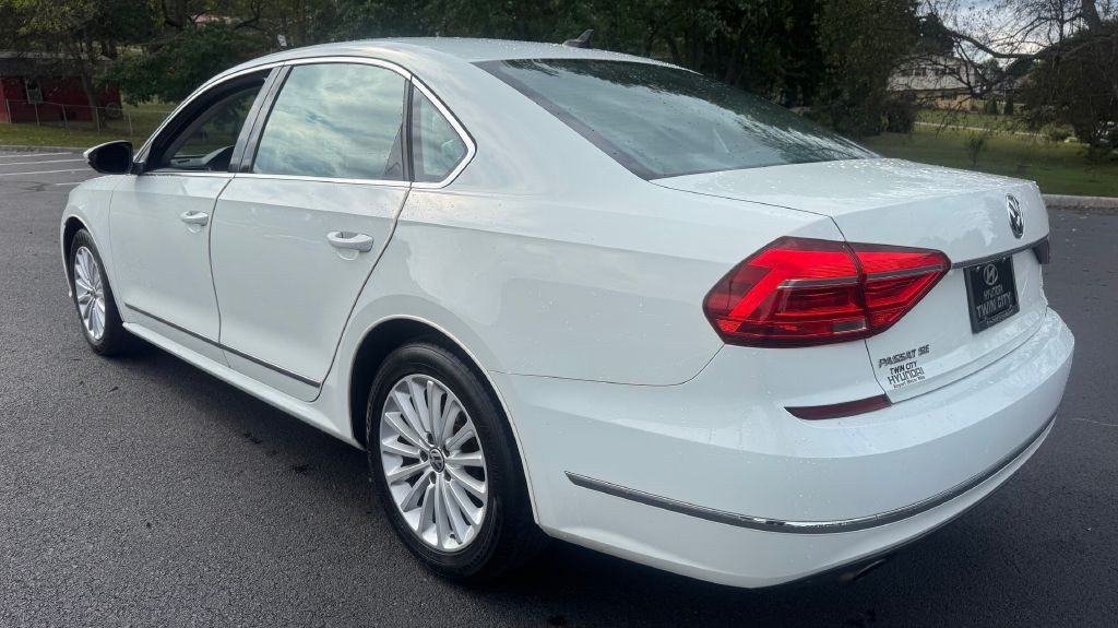 2016 Volkswagen Passat Image 3