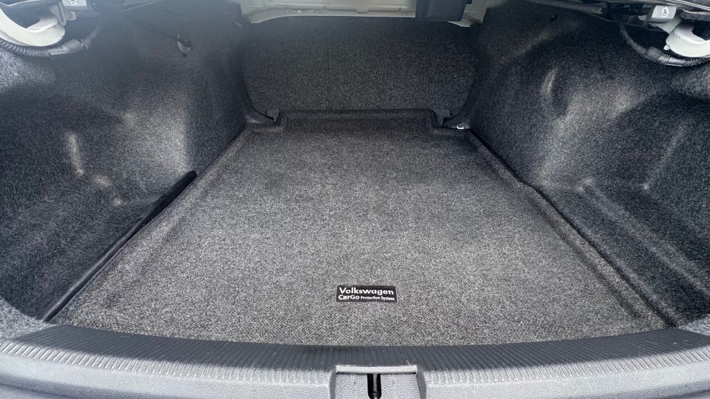 2016 Volkswagen Passat Image 6
