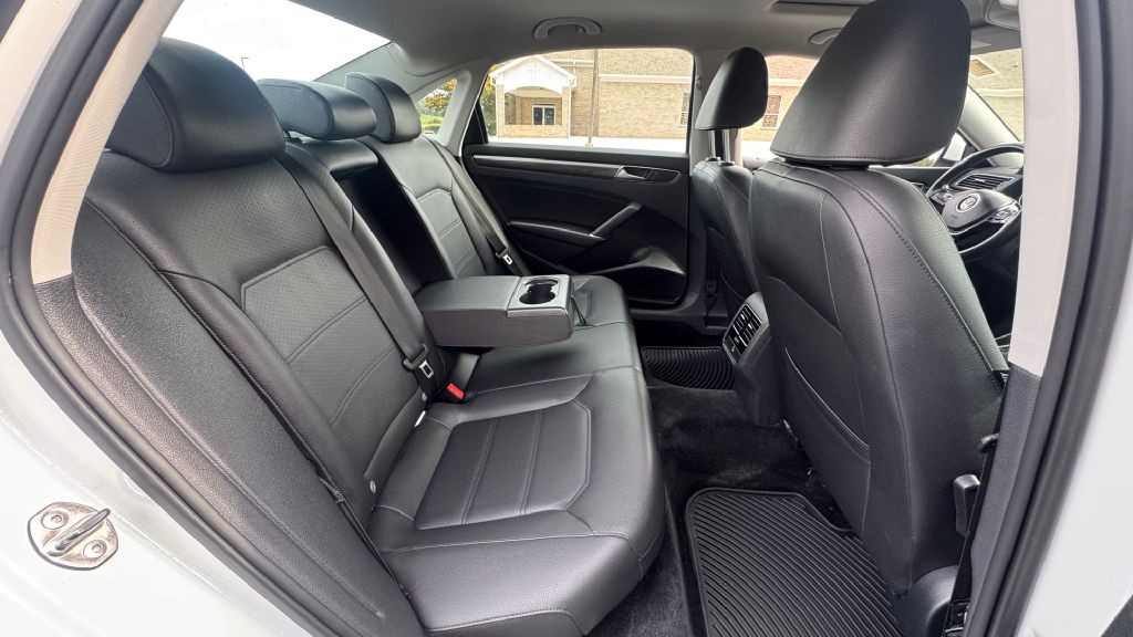 2016 Volkswagen Passat Image 7