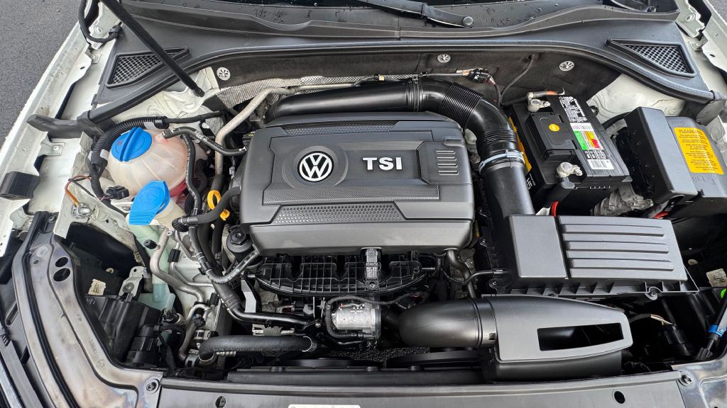 2016 Volkswagen Passat Image 17