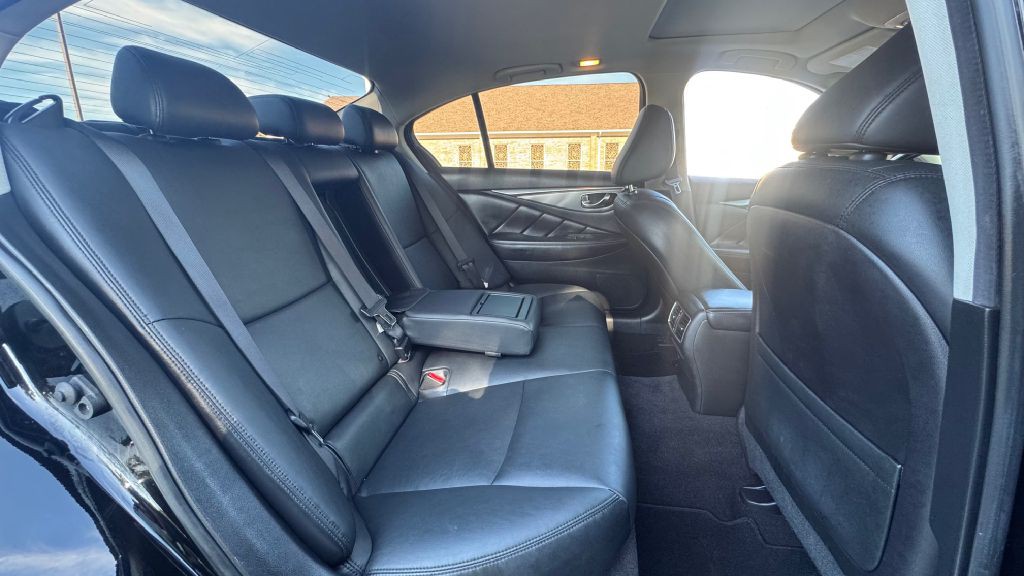 2015 INFINITI Q50 Image 7