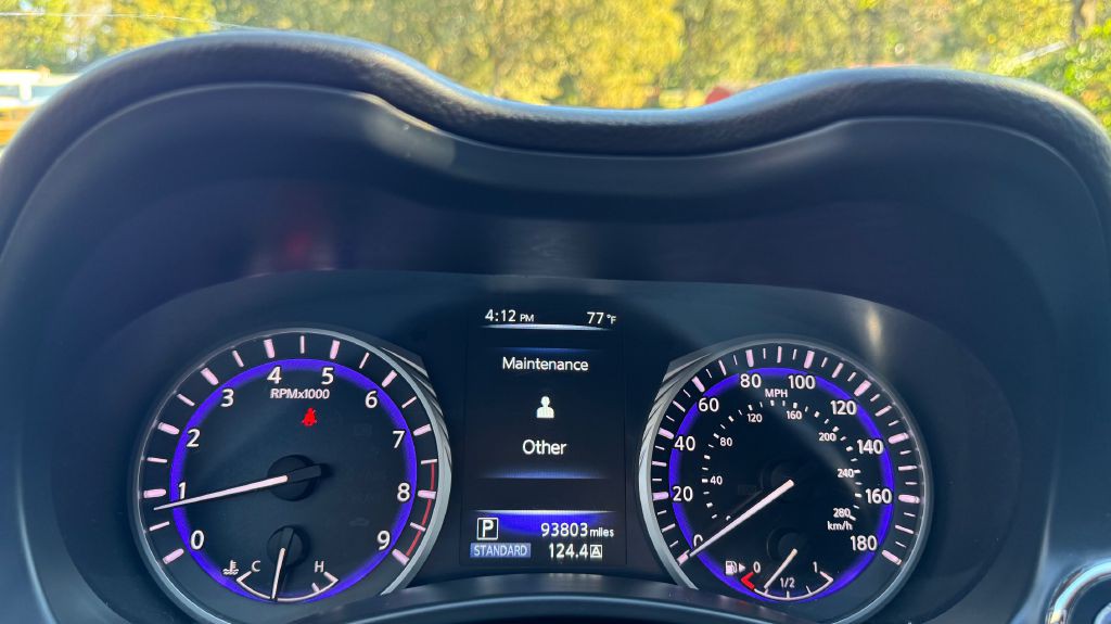 2015 INFINITI Q50 Image 11