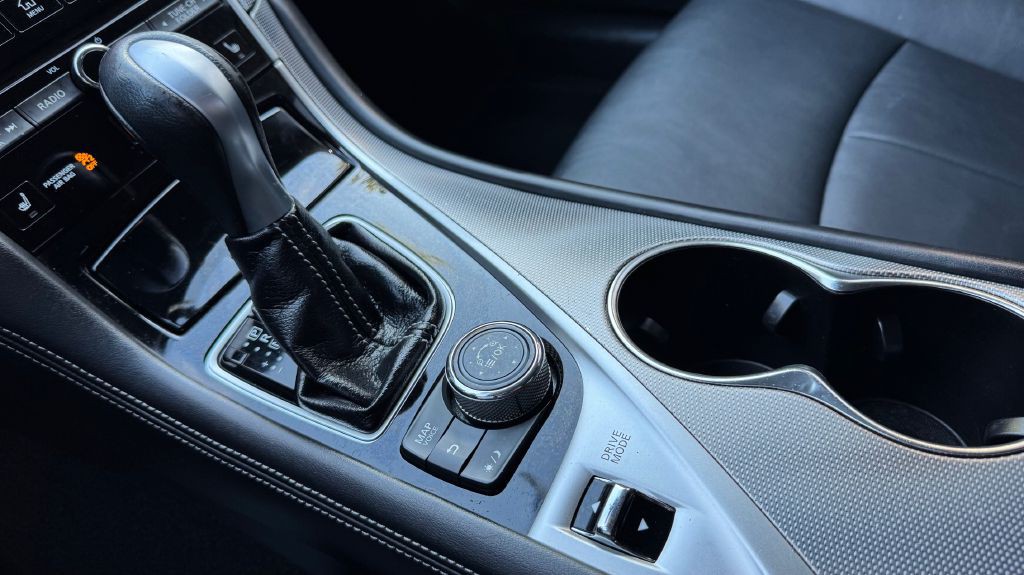 2015 INFINITI Q50 Image 14