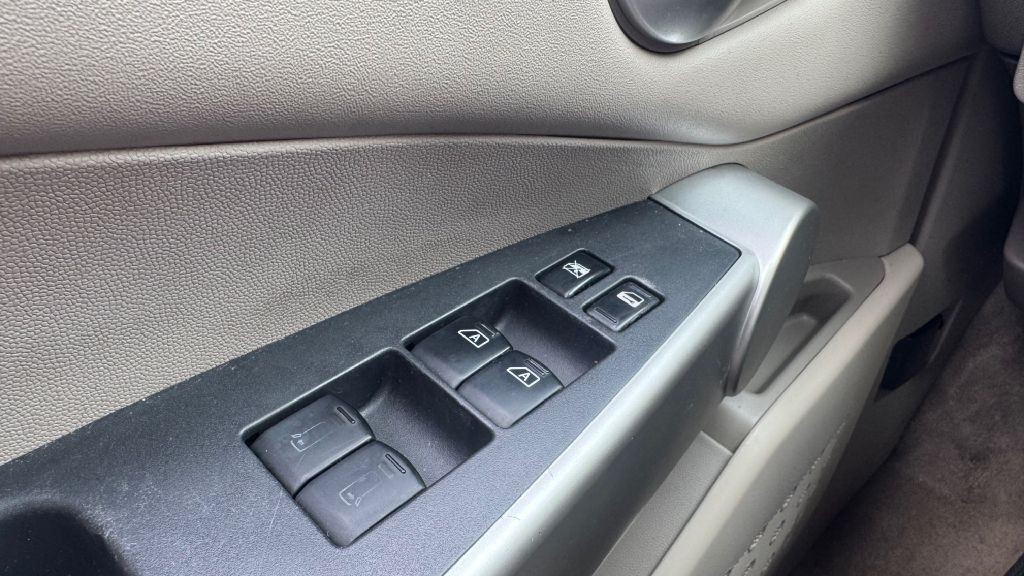2005 Nissan Quest Image 13