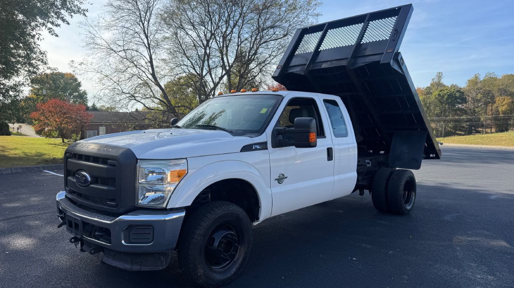 2015 Ford F-350 Image 2