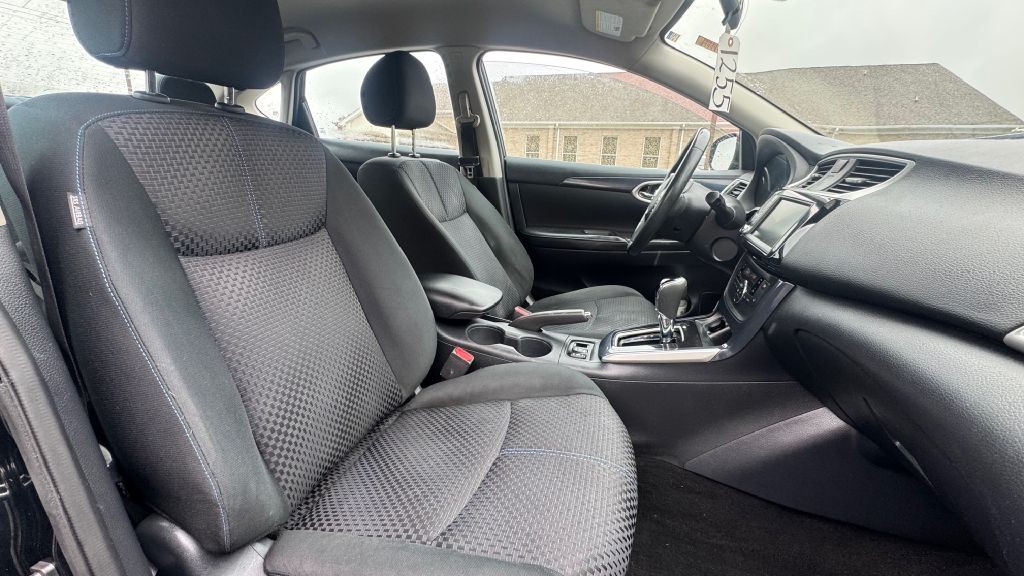 2019 Nissan Sentra Image 9