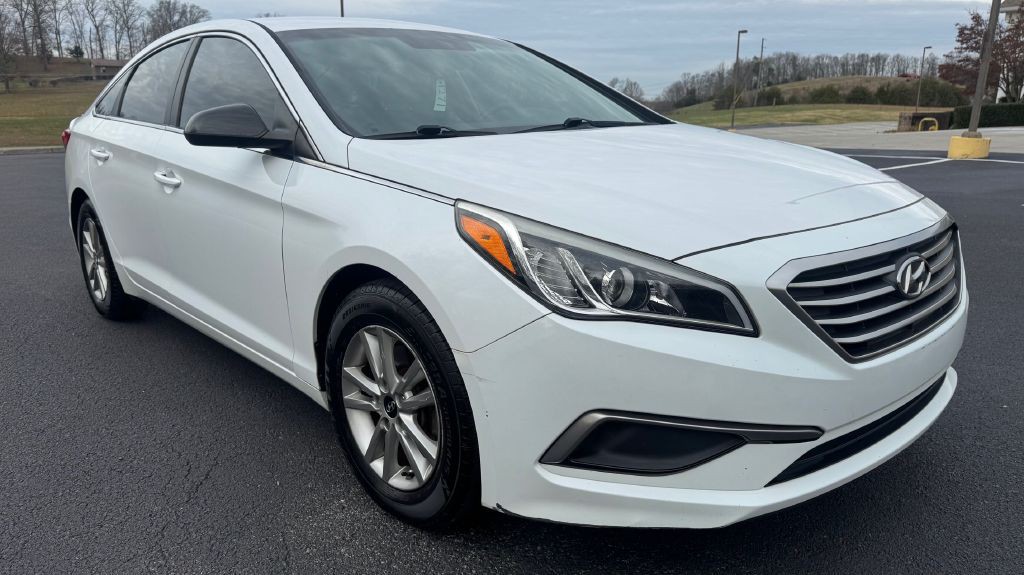 2017 Hyundai Sonata Image 2
