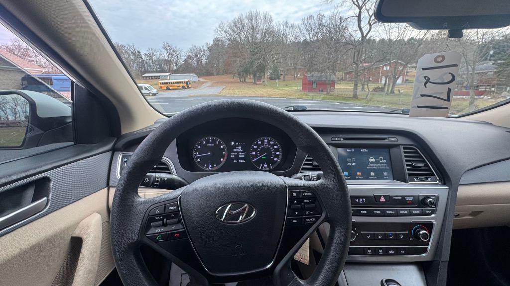 2017 Hyundai Sonata Image 10