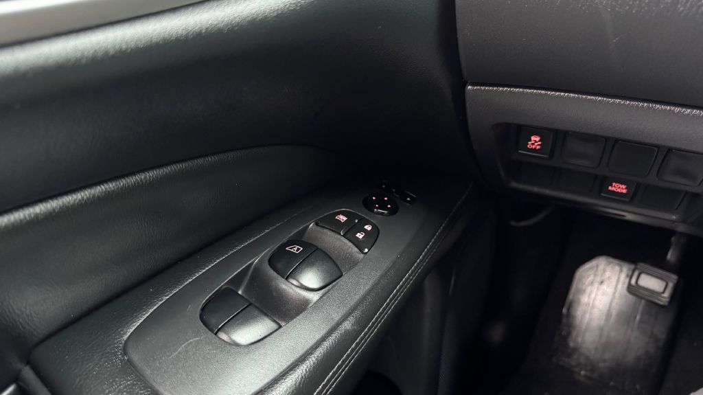 2018 Nissan Pathfinder Image 17