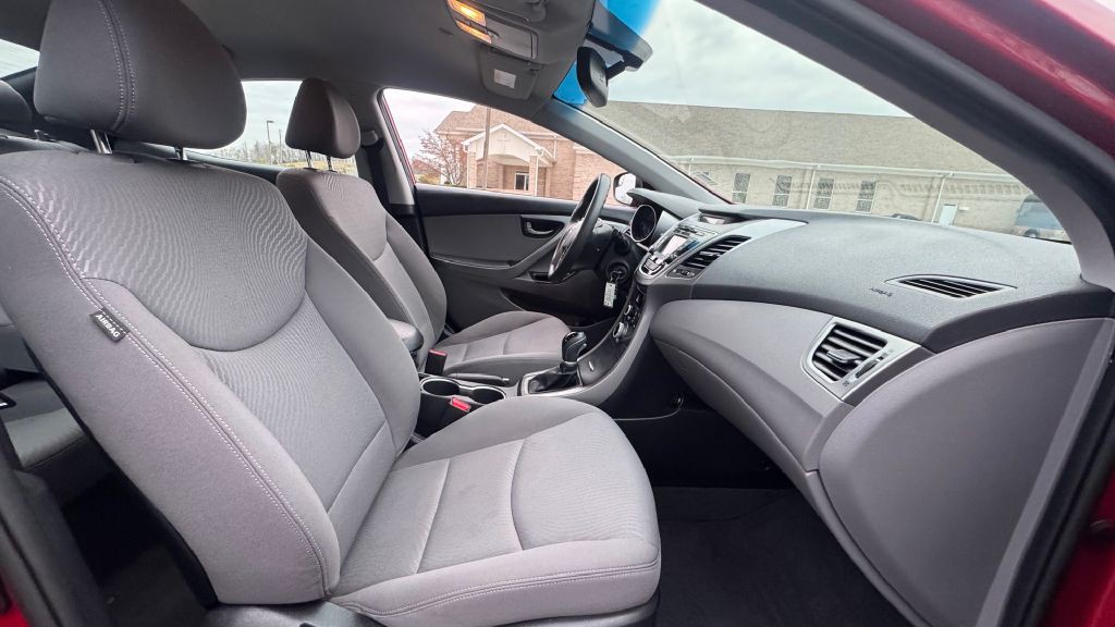 2015 Hyundai Elantra Image 9