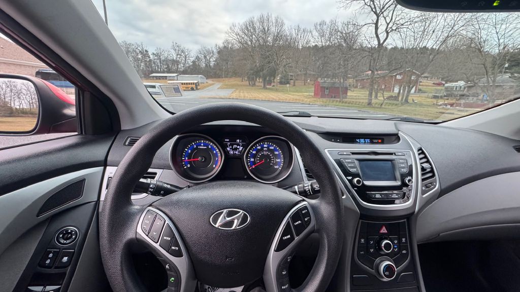 2015 Hyundai Elantra Image 10