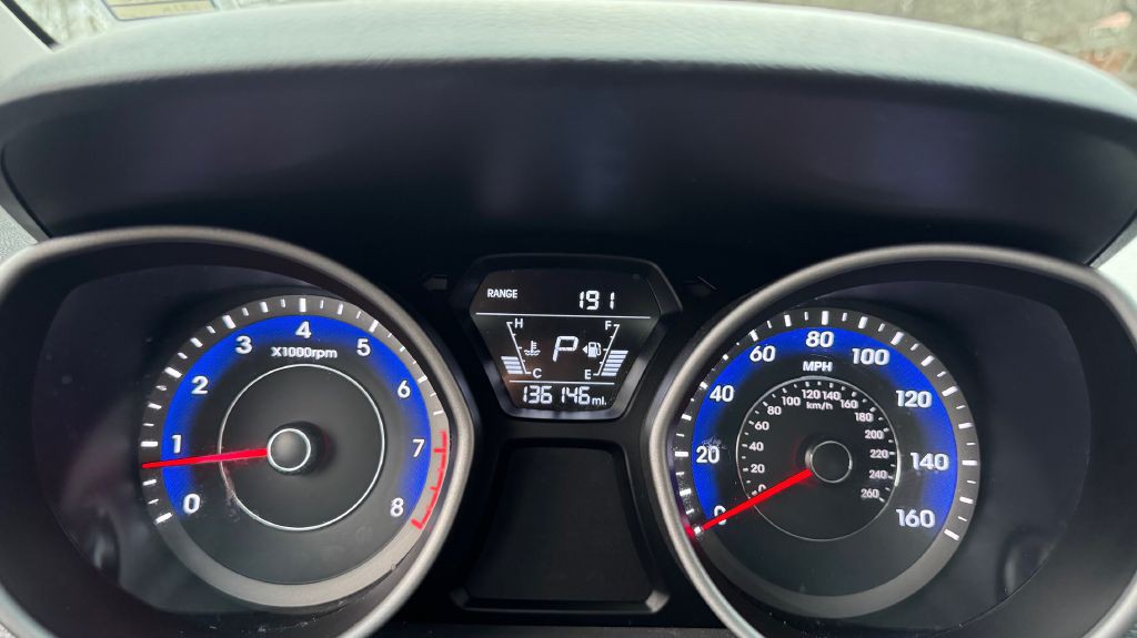 2015 Hyundai Elantra Image 11