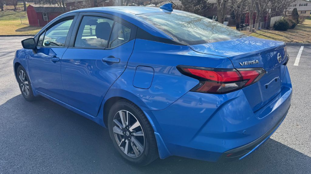 2021 Nissan Versa Image 4