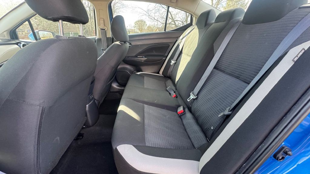 2021 Nissan Versa Image 6