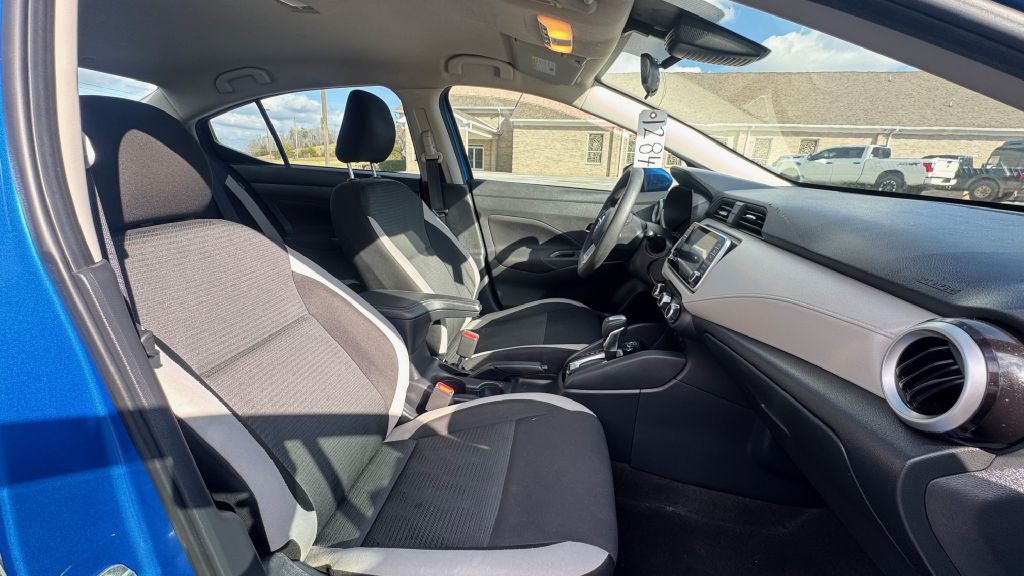 2021 Nissan Versa Image 9