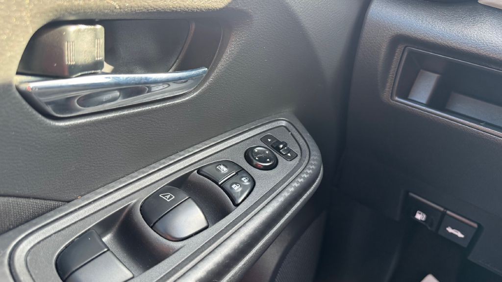 2021 Nissan Versa Image 14