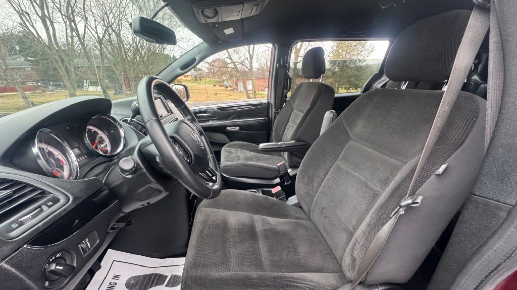 2017 Dodge Grand Caravan Image 5