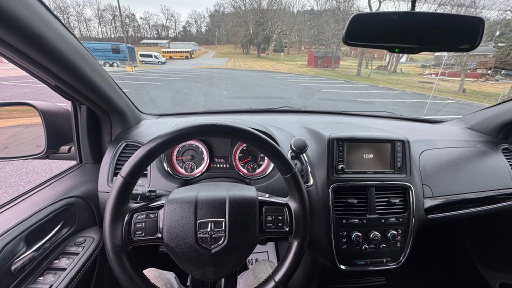 2017 Dodge Grand Caravan Image 12