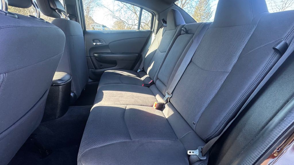 2013 Chrysler 200 Image 6