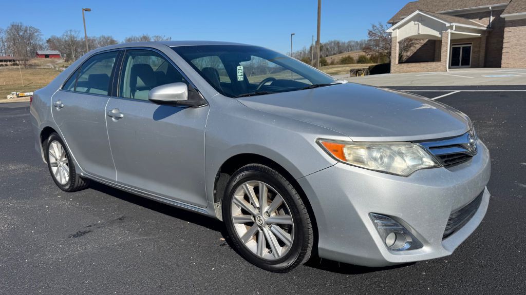 2012 Toyota Camry Image 2