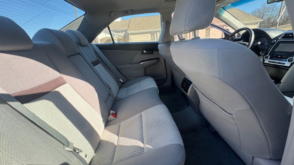 2012 Toyota Camry Image 8