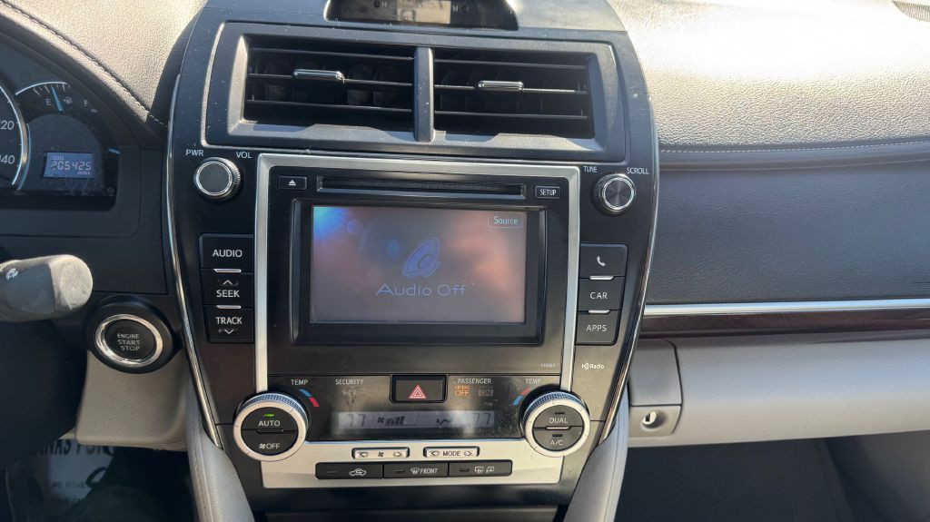 2012 Toyota Camry Image 12