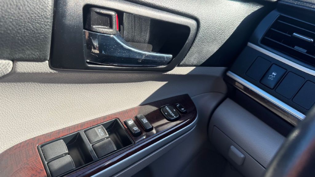 2012 Toyota Camry Image 15