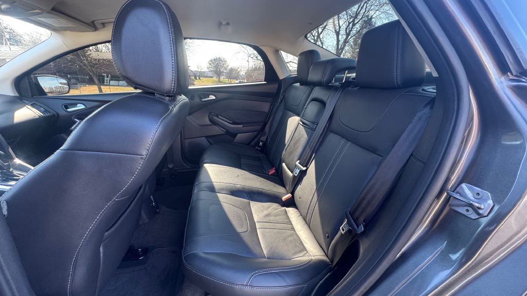 2012 Ford Focus Image 6