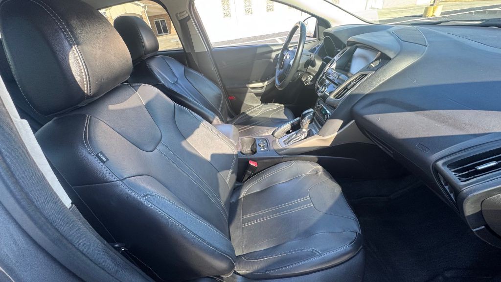 2012 Ford Focus Image 9