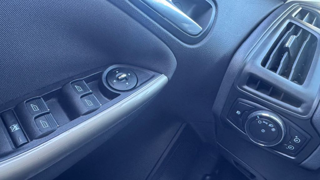 2012 Ford Focus Image 13