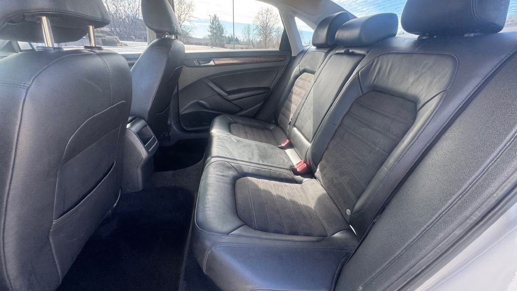 2012 Volkswagen Passat Image 6