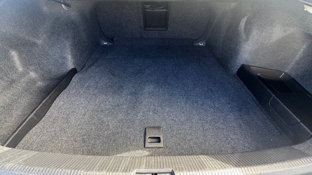 2012 Volkswagen Passat Image 7