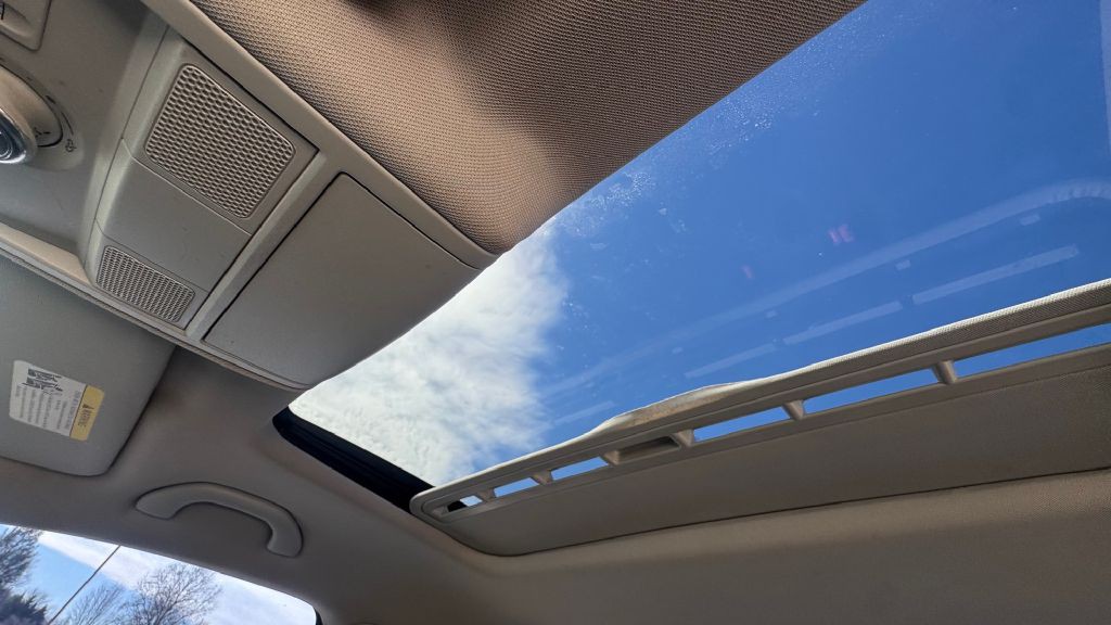 2012 Volkswagen Passat Image 14