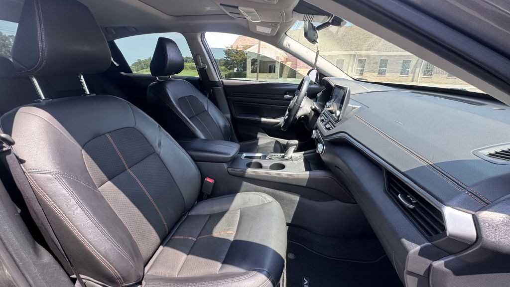 2020 Nissan Altima Image 9