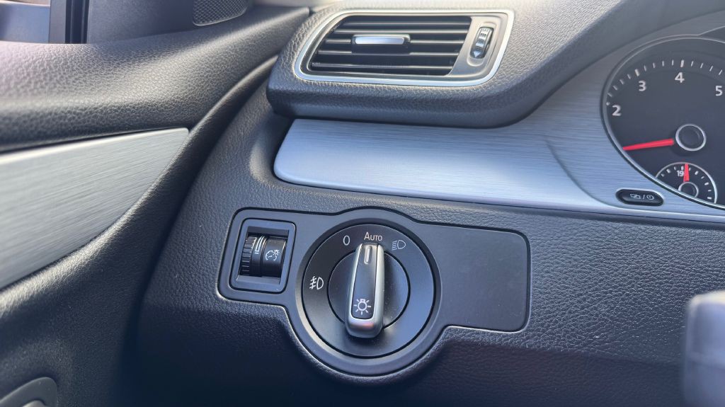 2013 Volkswagen CC Image 13