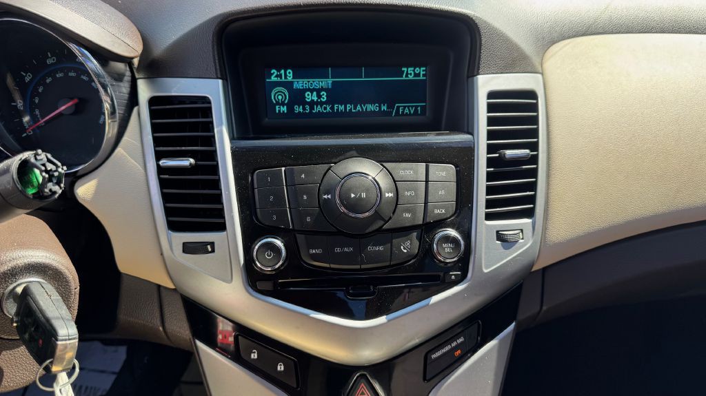 2012 Chevrolet Cruze Image 11