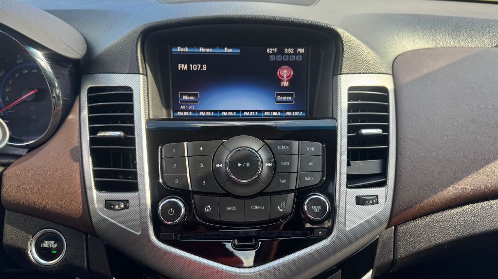 2015 Chevrolet Cruze Image 12