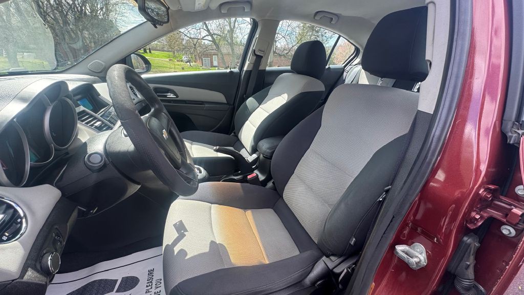 2012 Chevrolet Cruze Image 5